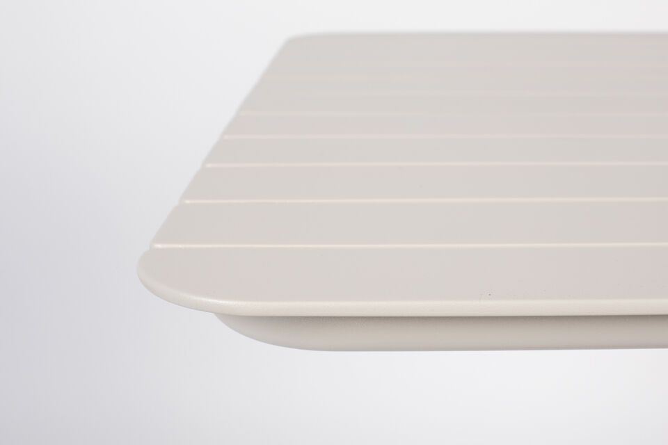 With its compact dimensions of 71x71 cm and height of 75 cm