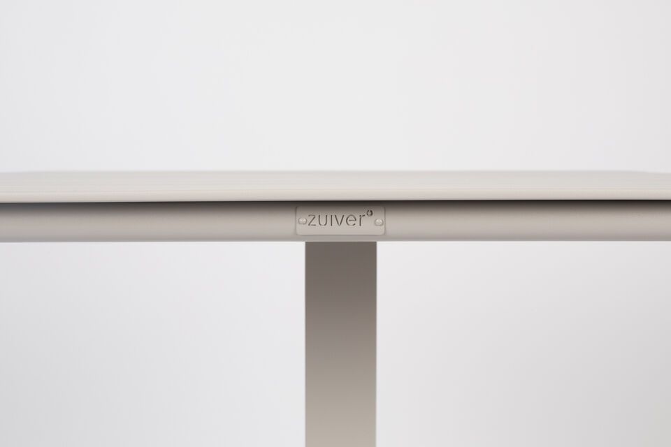A refined collaboration with Studio APE, the Vondel table is designed to withstand the elements
