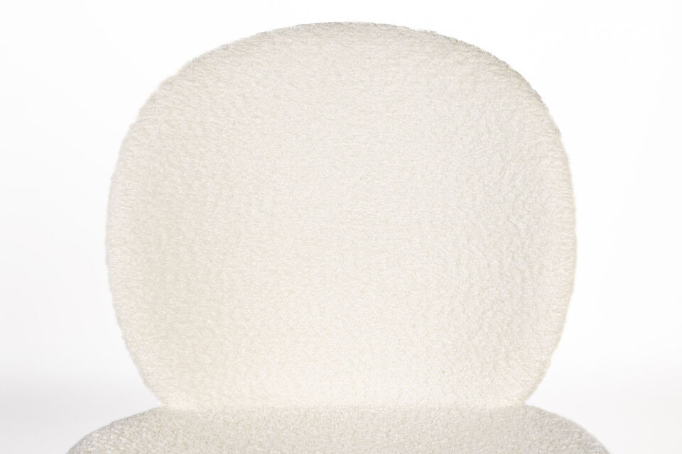 De Bonnet stoel heeft een zachte zitting en rugleuning voor een comfortabele zit