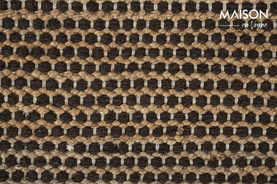 Wool carpet for a touch of elegance and comfort.
