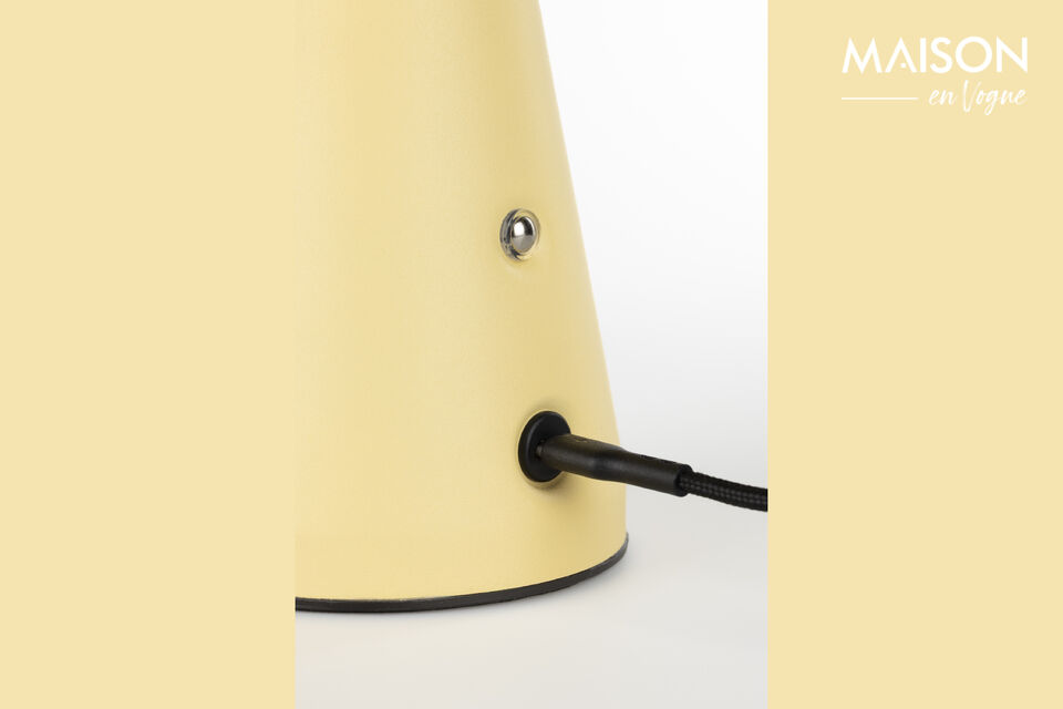 This lamp is rechargeable and therefore cordless
