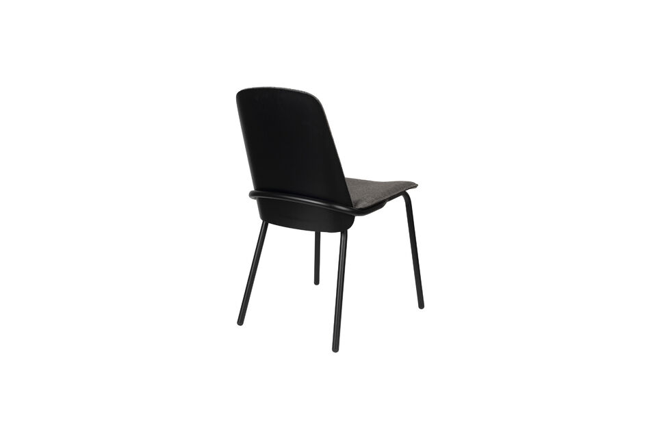 Deze eettafelstoel met buisframe is verkrijgbaar in verschillende kleuren
